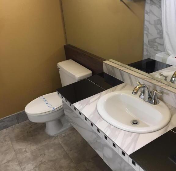 Deluxe Suite King Bed, Days Inn By Wyndham Bend