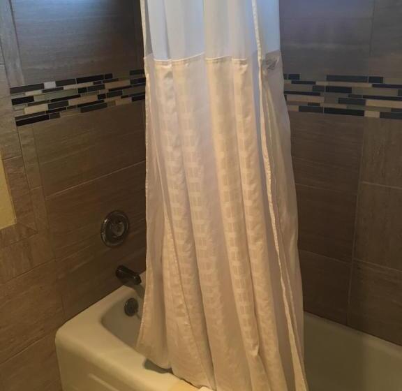 اتاق استاندارد با تخت بزرگ, Days Inn By Wyndham Bend