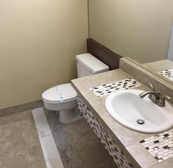 اتاق لوکس با تخت بزرگ, Days Inn By Wyndham Bend
