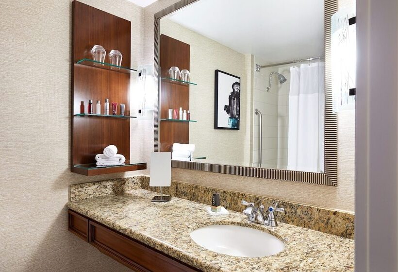 Номер Executive, Delta Hotels By Marriott Phoenix Mesa