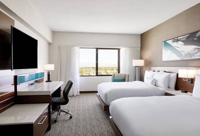 Номер Executive, Delta Hotels By Marriott Phoenix Mesa