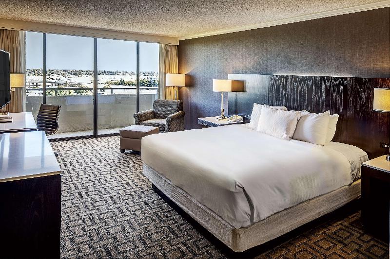 带双人大床的行政管理套房, Hilton Sacramento Arden West