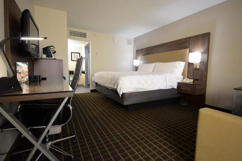 带大床的标准间, Holiday Inn Hazlet, An Ihg