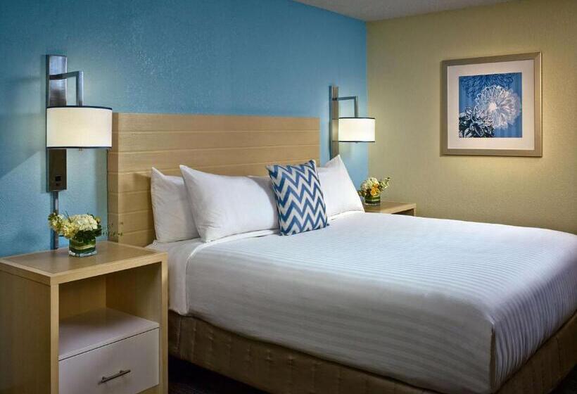 Standaard Studio met Kingsize Bed, Avia Residences On Savoy   Extended Stay