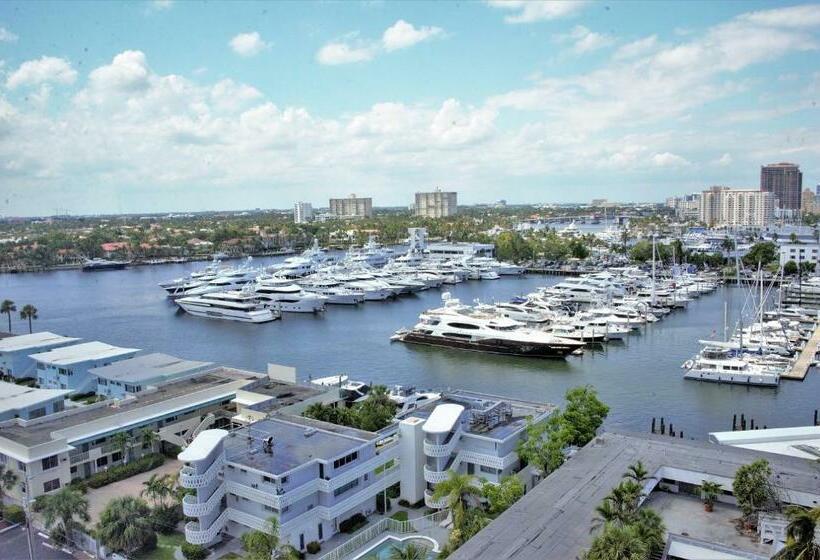 キングサイズベッドのスタンダードルーム, B Ocean Resort Fort Lauderdale Beach