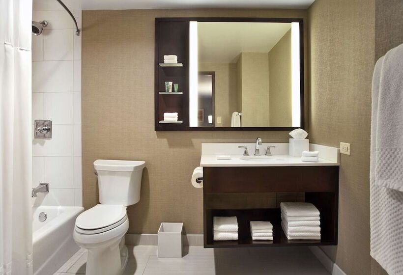 Junior Suite, Hilton Chicago