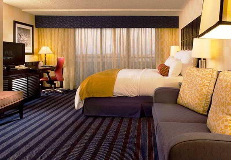 Номер Стандарт, Renaissance Denver Hotel & Conference Center