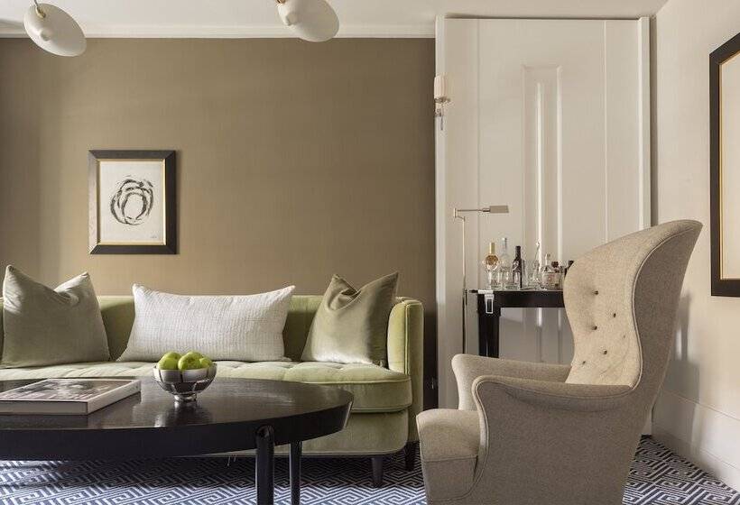 수피리어 스위트, The Carlyle, A Rosewood