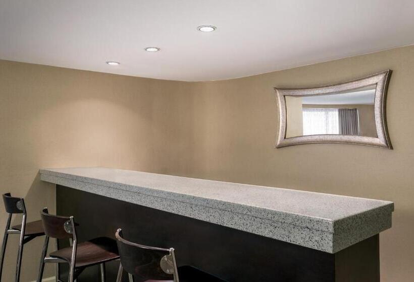Presidential Suite, Wyndham Springfield City Centre