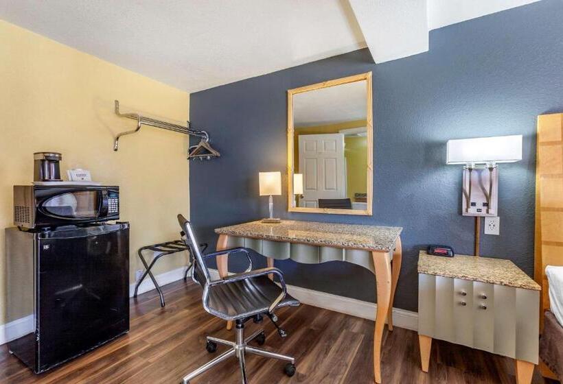 Стандартный Номер Кровать Кинг, Econo Lodge Clovis