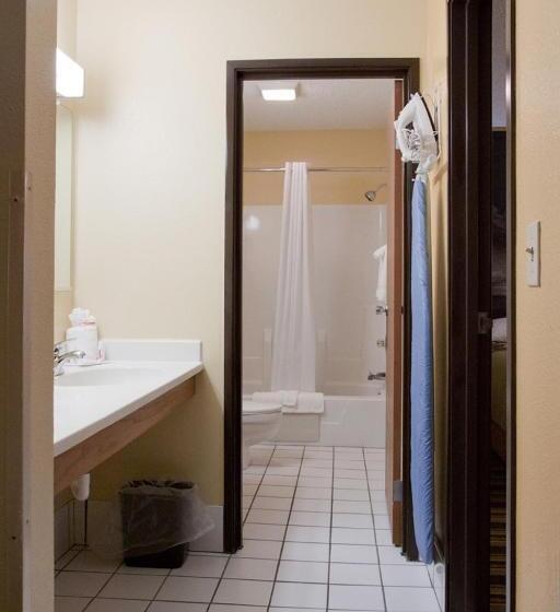 Люкс, Super 8 By Wyndham Ottawa Starved Rock