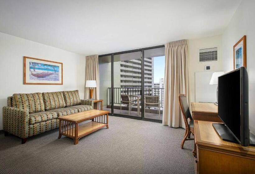سوییت با چشم‌انداز جانبی دریا, Aston Waikiki Sunset