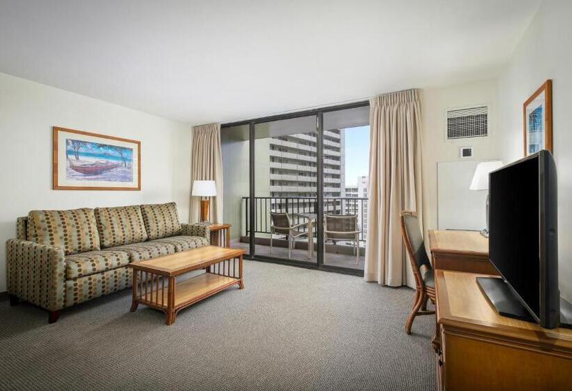 سوییت با چشم‌انداز جانبی دریا, Aston Waikiki Sunset