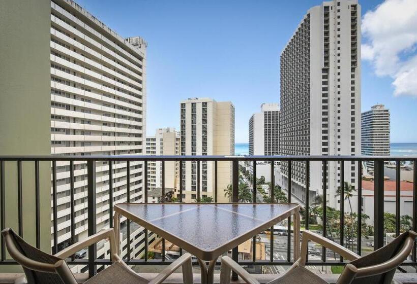 سوییت با چشم‌انداز جانبی دریا, Aston Waikiki Sunset