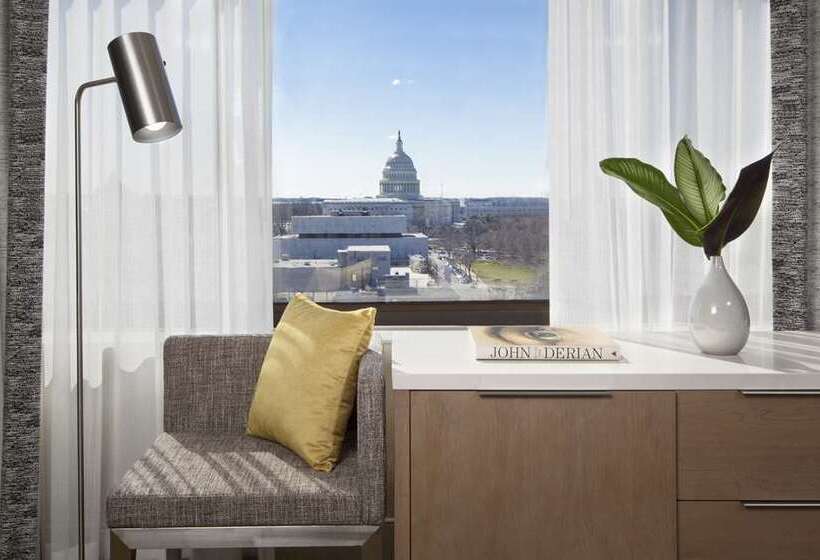 اتاق استاندارد با چشم‌انداز, Hilton Washington Dc Capitol Hill
