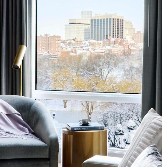 프레지덴셜 스위트, The Newbury Boston