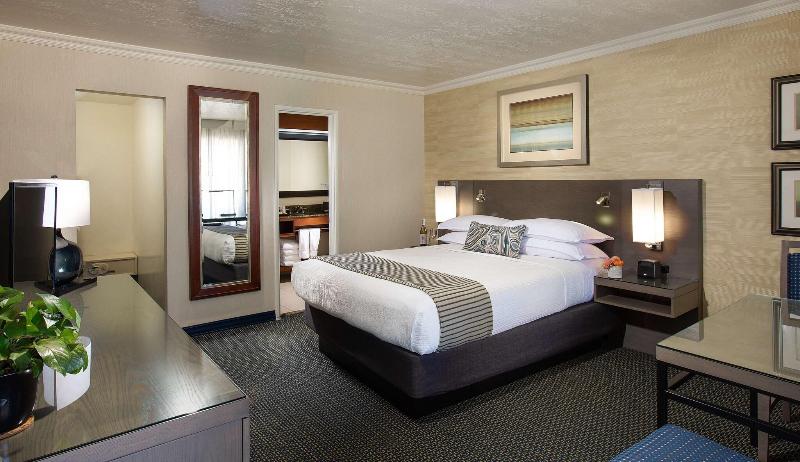 Номер Стандарт Вид на Сад, West Beach Inn, A Coast