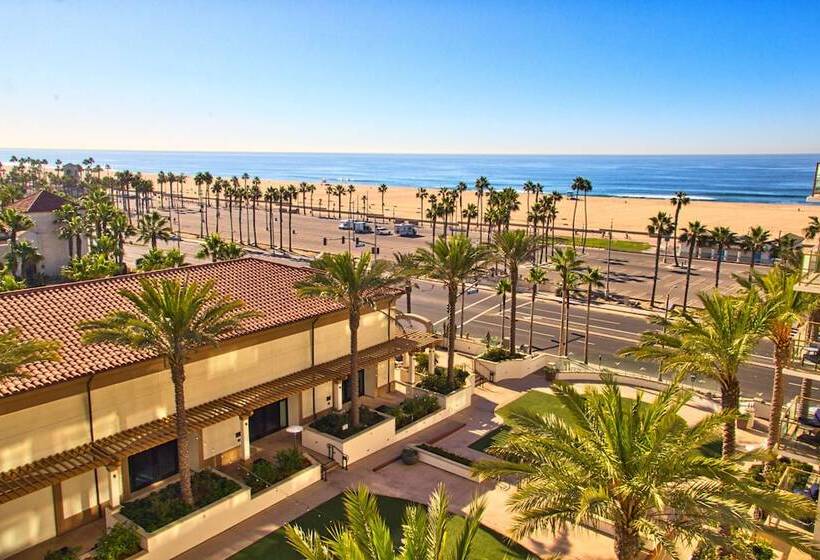 스탠다드 스튜디오 더블 침대, The Waterfront Beach Resort, A Hilton