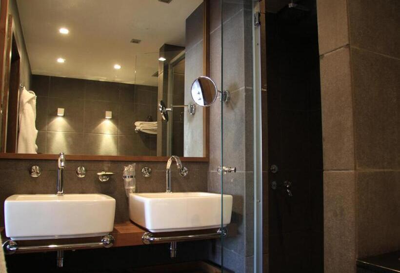 اتاق سوپریور با چشم‌انداز دریا, Avala Resort & Villas