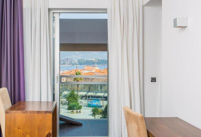 اتاق سوپریور با چشم‌انداز دریا, Avala Resort & Villas