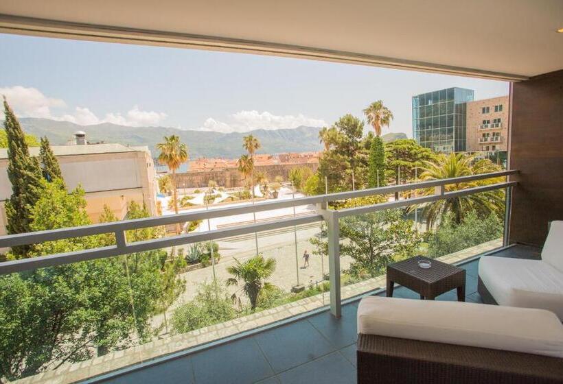 اتاق سوپریور با چشم‌انداز دریا, Avala Resort & Villas