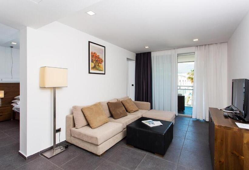اتاق سوپریور با چشم‌انداز دریا, Avala Resort & Villas