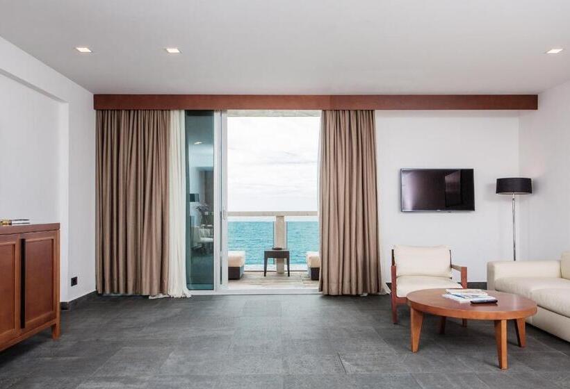 Deluxe Suite Sea View, Avala Resort & Villas