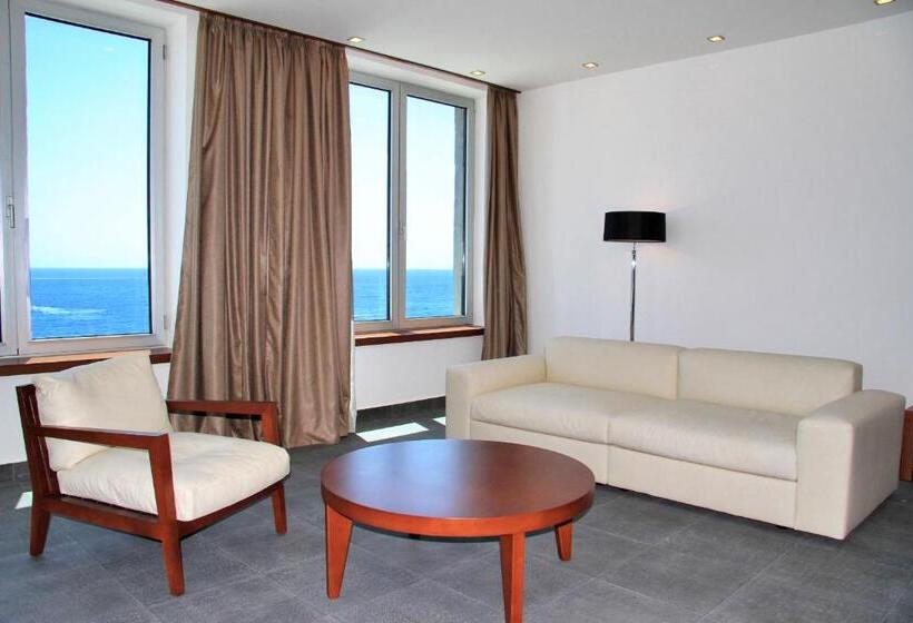 سوئیت پنت هاوس, Avala Resort & Villas