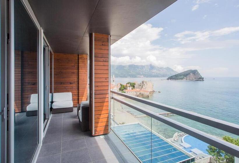 سوییت خانوادگی, Avala Resort & Villas