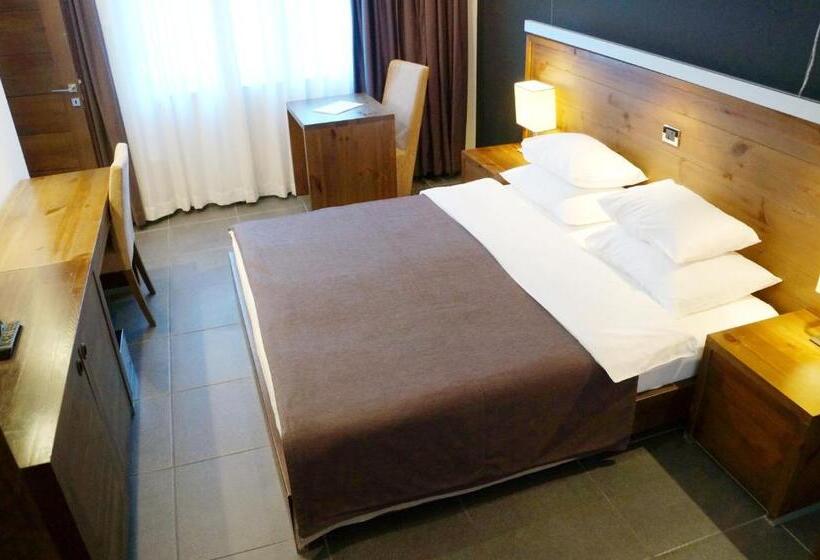 سوییت خانوادگی, Avala Resort & Villas