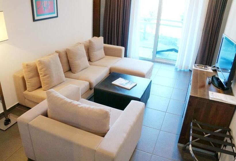 سوییت خانوادگی, Avala Resort & Villas