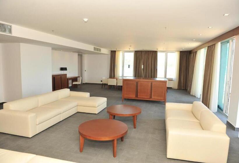 سوییت, Avala Resort & Villas