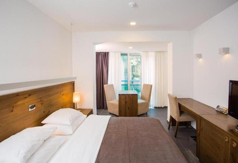 سوییت خانوادگی, Avala Resort & Villas