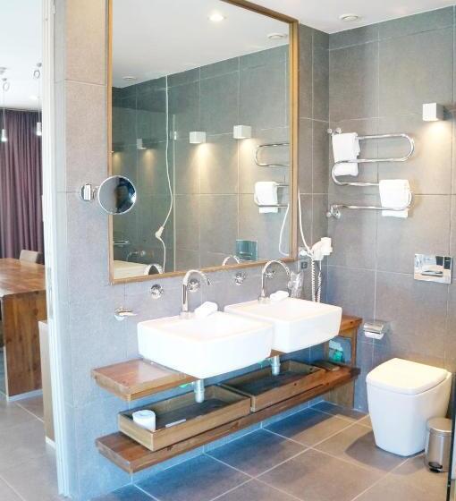 سوئیت پنت هاوس, Avala Resort & Villas
