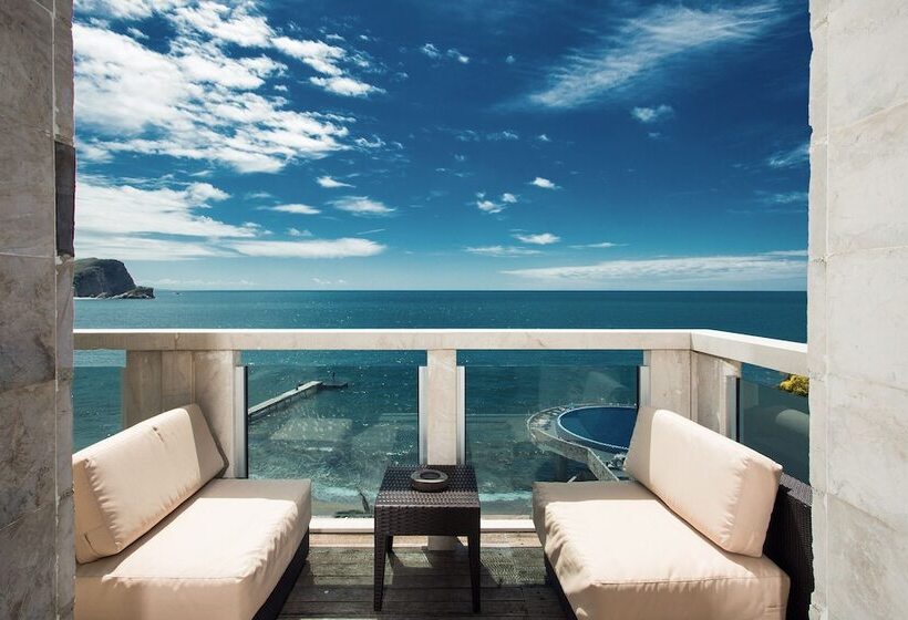 Deluxe Suite Sea View, Avala Resort & Villas
