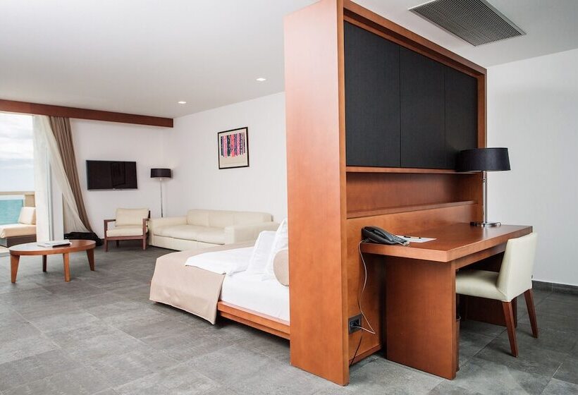 Deluxe Suite Sea View, Avala Resort & Villas