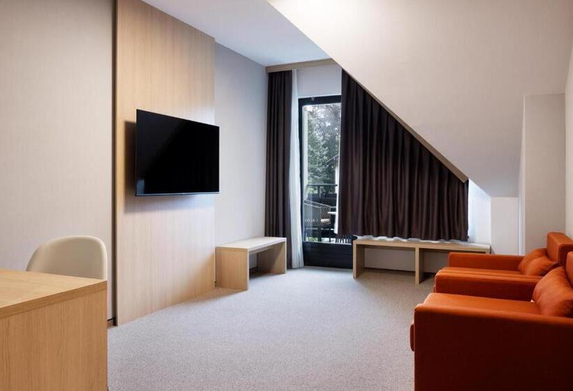 Family Suite, Kompas