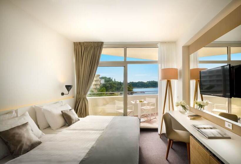 اتاق سوپریور با چشم‌انداز دریا و بالکن, Remisens Hotel Albatros All Inclusive