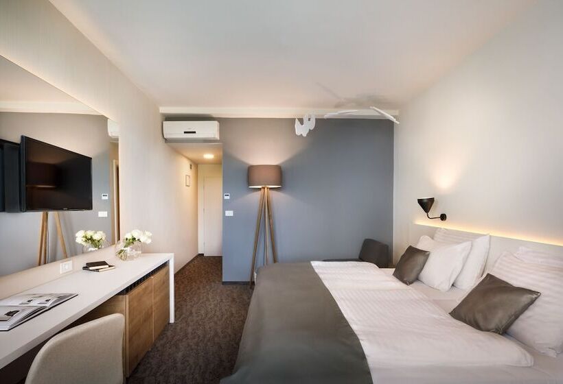 اتاق استاندارد با چشم‌انداز پارک, Remisens Hotel Albatros All Inclusive