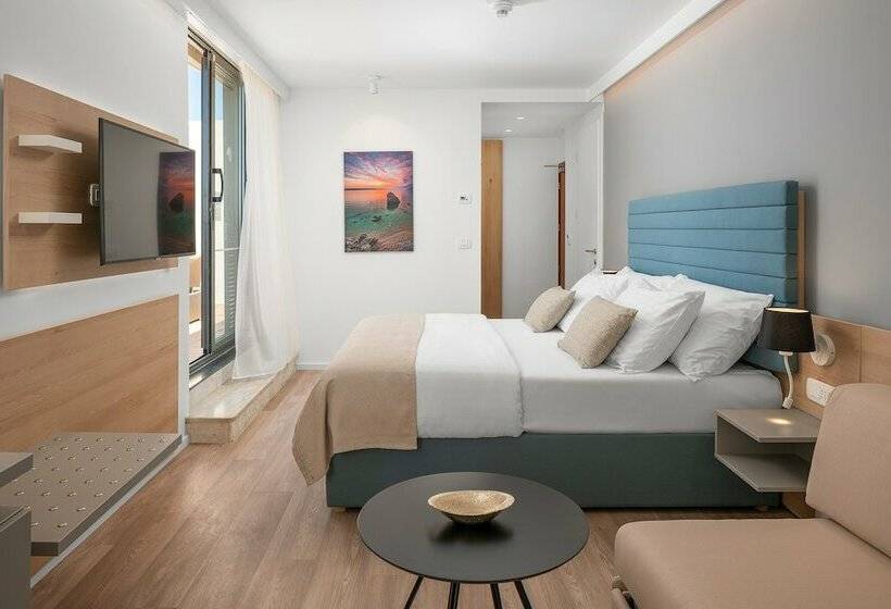 اتاق سوپریور با چشم‌انداز دریا, Valamar Meteor