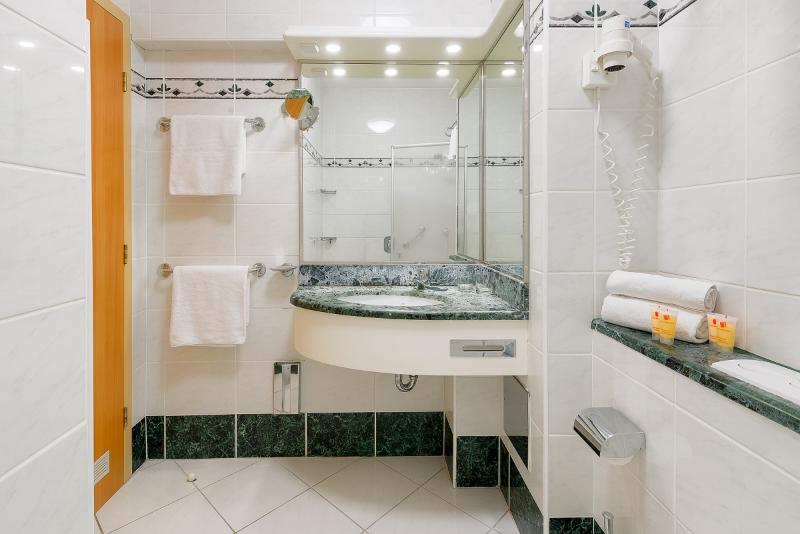 Standard Room with Balcony Side Sea View, Valamar Meteor
