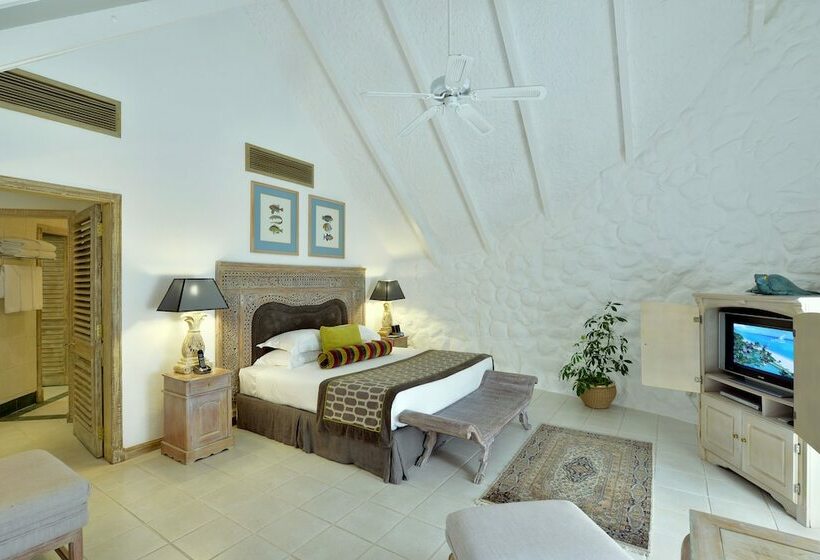 سوئیت سینیور, La Pirogue Mauritius