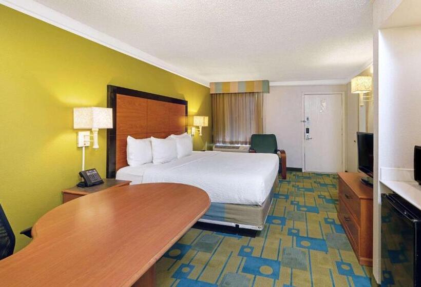 חדר סטנדרט עם מיטת קינג, La Quinta Inn By Wyndham Phoenix North