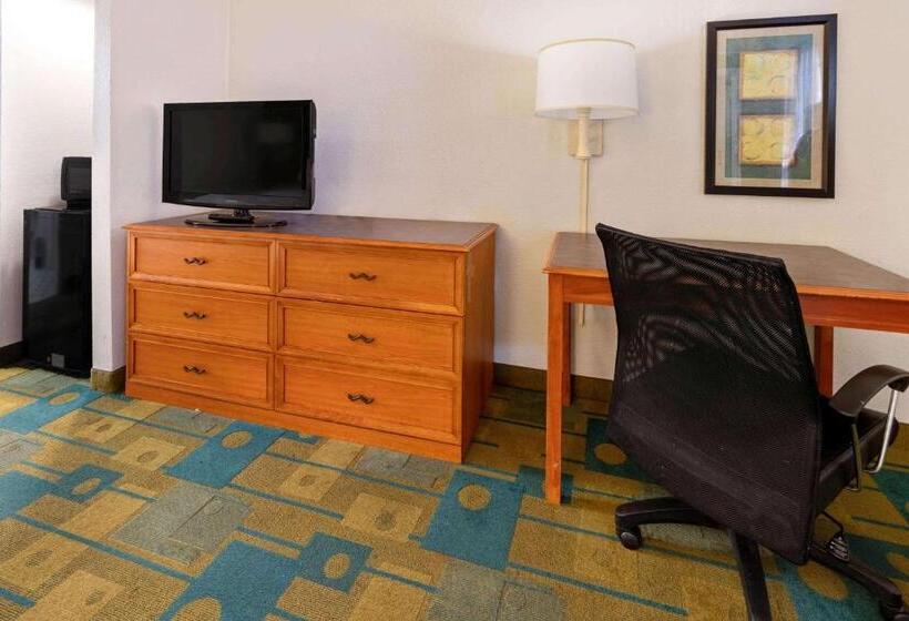 חדר דלוקס עם מיטת קינג, La Quinta Inn By Wyndham Phoenix North