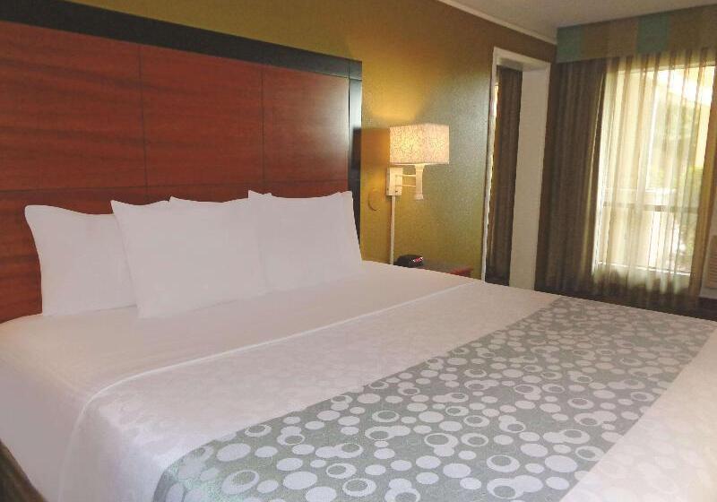 חדר דלוקס עם מיטת קינג, La Quinta Inn By Wyndham Phoenix North