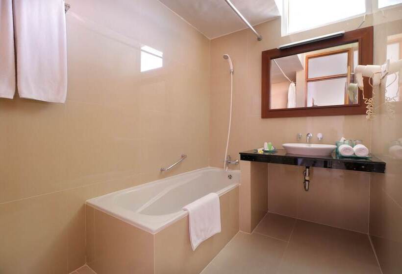 디럭스 룸, Adi Dharma Hotel Legian