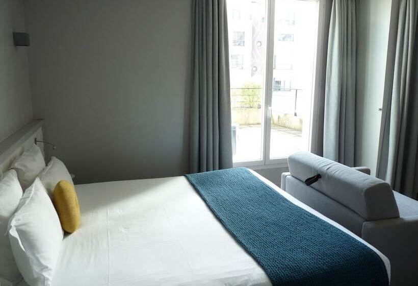 Prestige Triple Room, Atrium By Happyculture