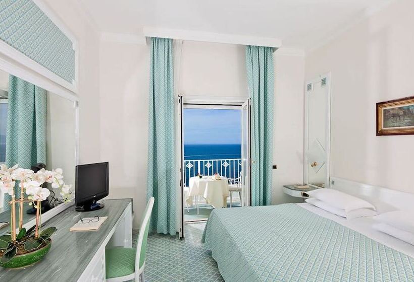 Номер Deluxe Вид на Море, Grand Hotel Riviera