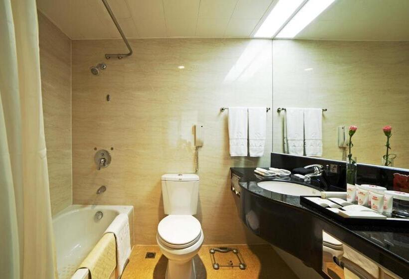 Стандартный Номер Кровать Кинг, Ramada By Wyndham Pearl Guangzhou Canton Fair Free Shuttle Bus