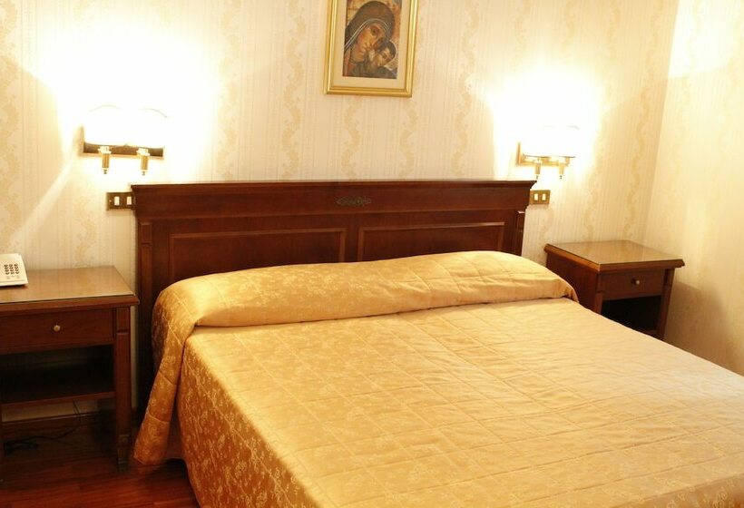 اتاق استاندارد سه نفره, Torino
